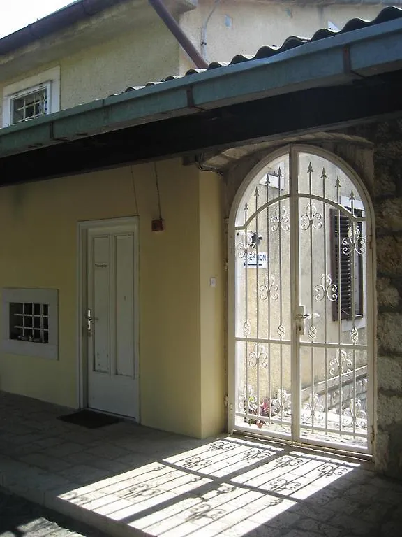 Adria Beach Guest House Novi Vinodolski